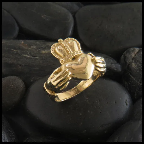 Detailed Gold Claddagh Ring