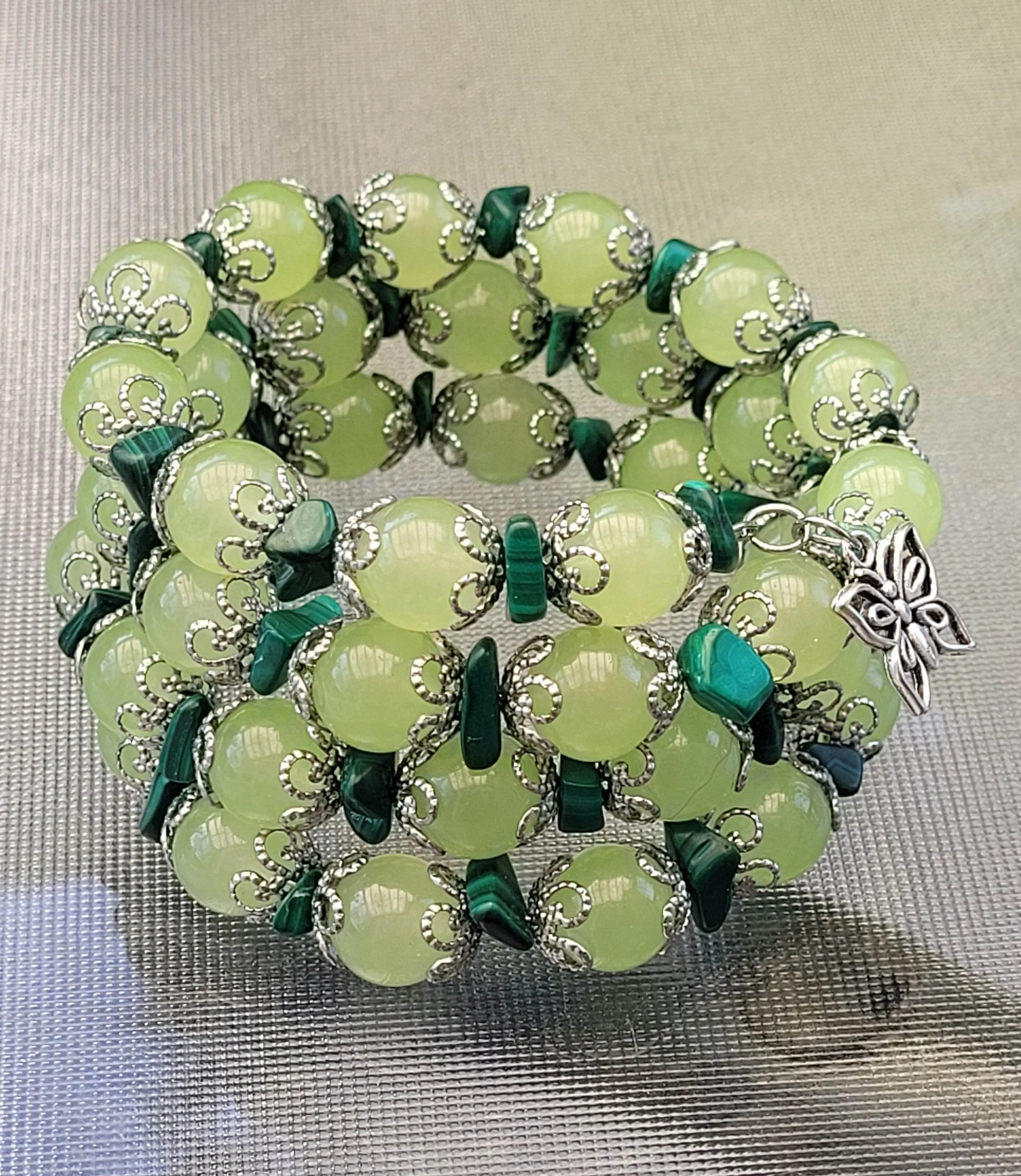 Green Stone Bracelet, Memory Wire Bracelet, Green Jade Bracelet, Crystal Gemstone Bracelet, Beaded Bracelet, Multi Strand Bracelet, Cuff