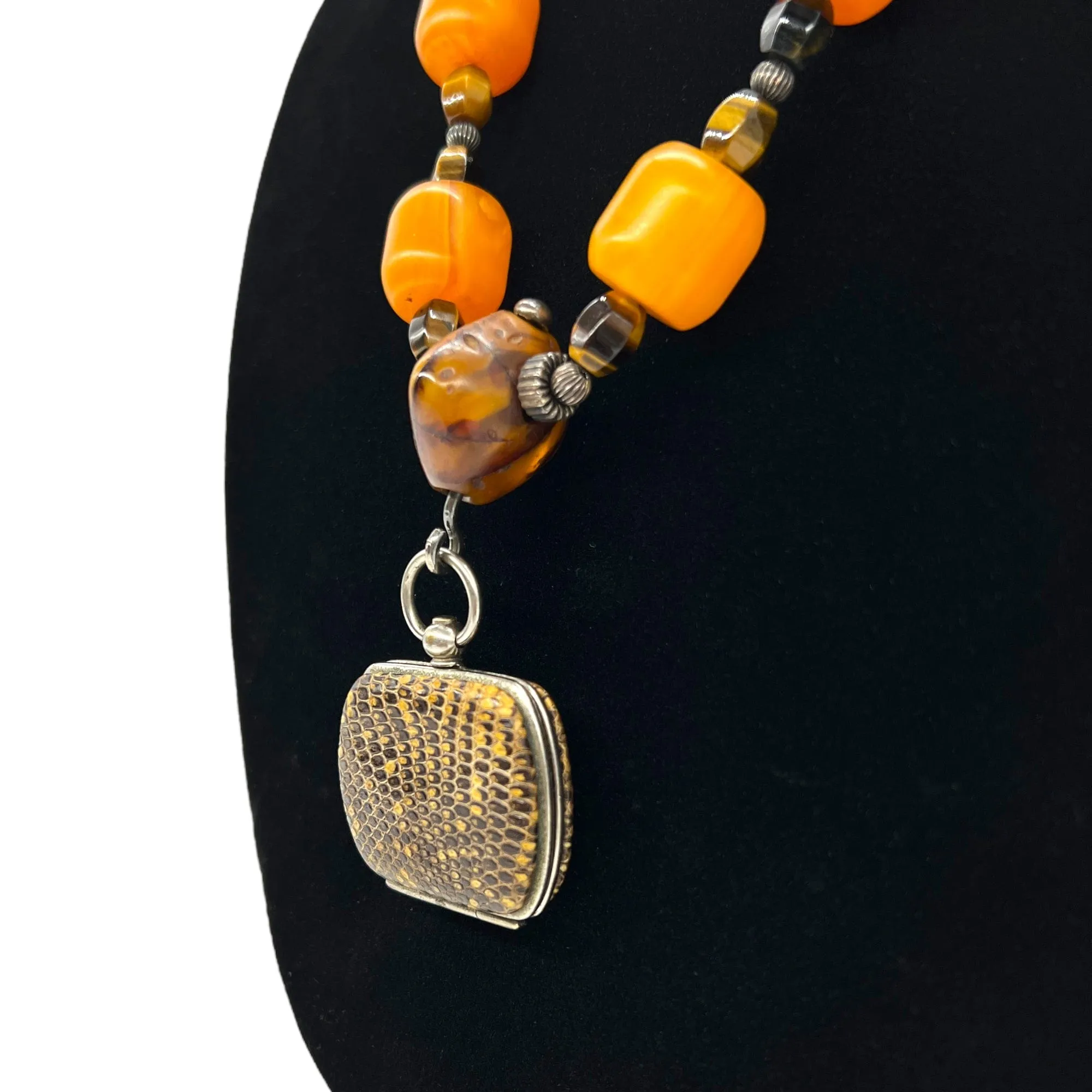 NECKLACE Tiger Eye & Amber Beaded with Handbag Pendant