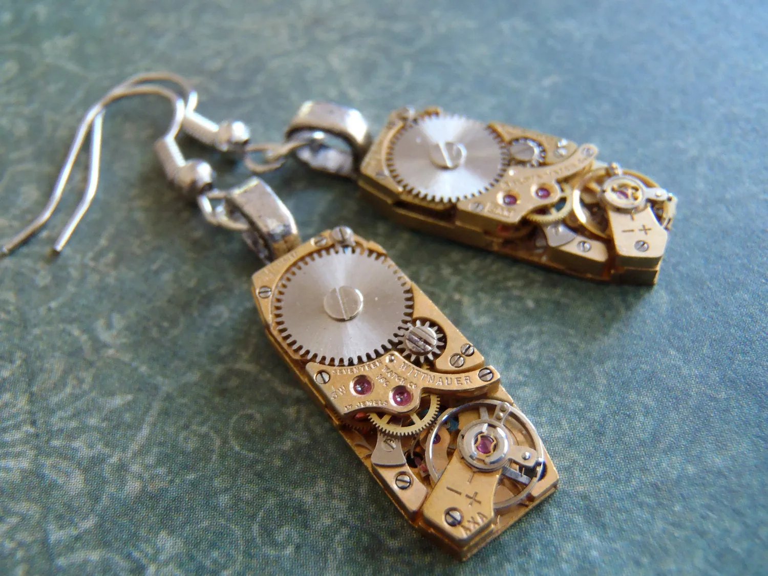 Steampunk - Oro Con Moto  - Steampunk Earrings - Repurposed art